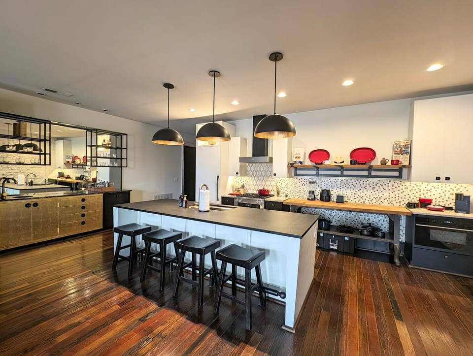 Kitchen or kitchenette, Dining area, dishwasher, minibar, pet friendly, stove