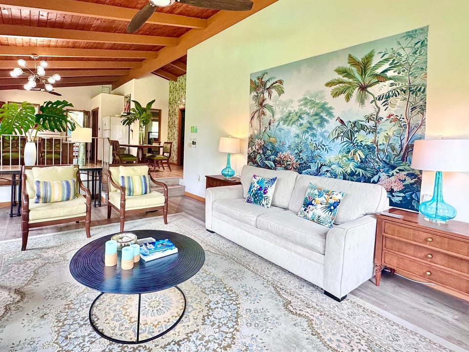 Living room, Seating area, Dining area