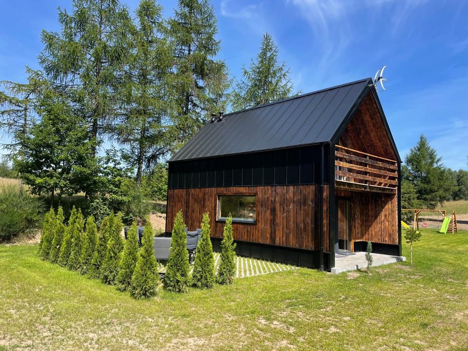 Przystanek Kistówko komfortowe domki z jacuzzi, staw wędkarski, kominek, las, przestrzeń House in Pomeranian Voivodeship