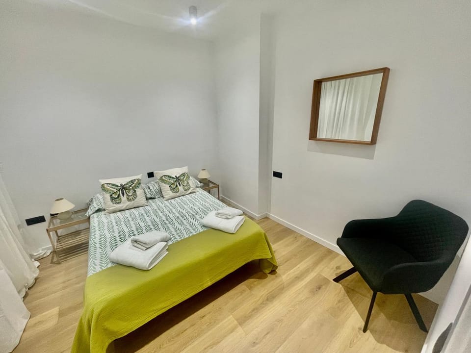 Bedroom, air conditioner