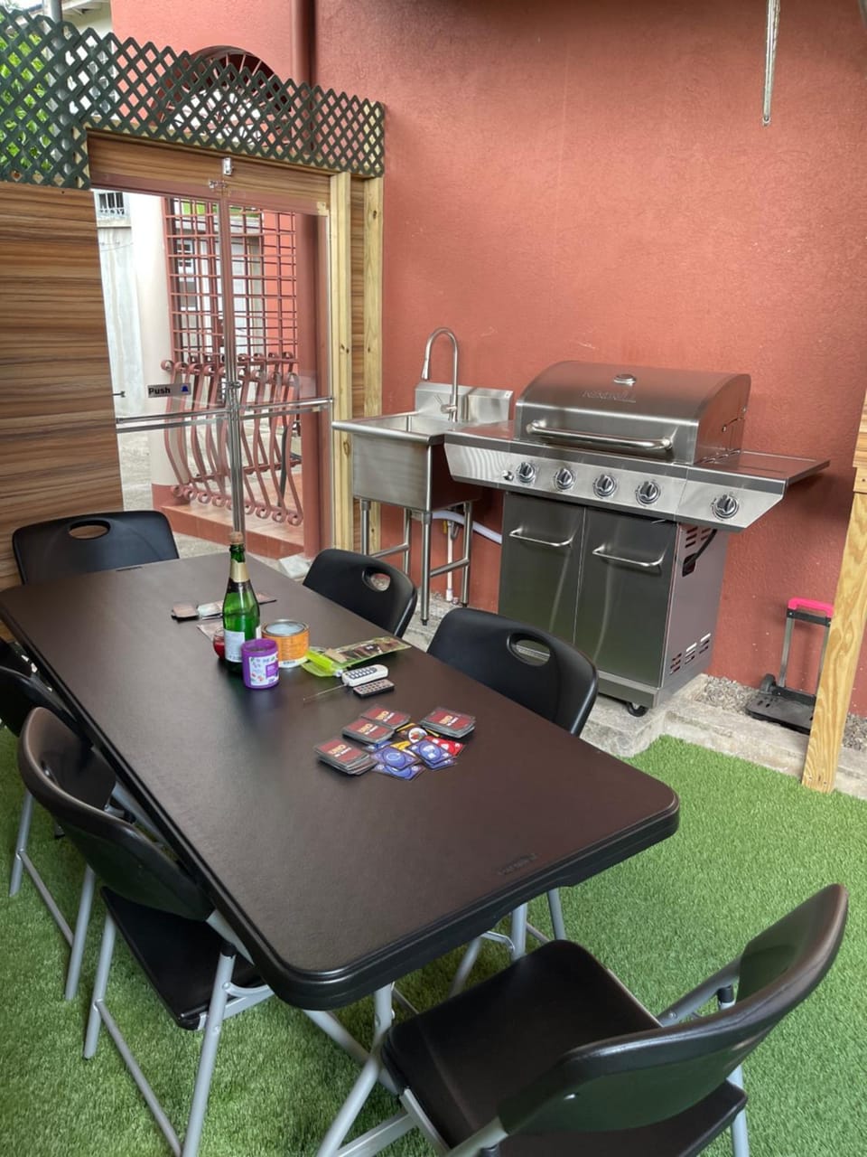 Le Quad - One Bedroom & Studio Apt - Private, Spacious & Secured Apartment in Kingston