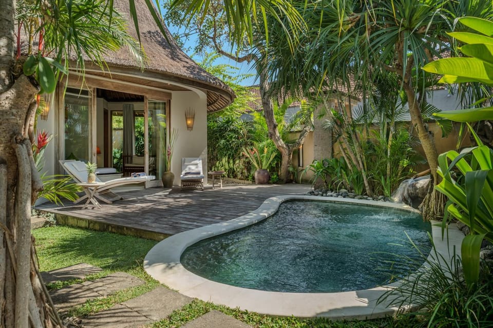 Garden view, Swimming pool, sunbed
