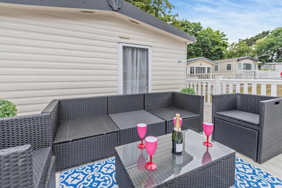 Maple Brook Lodge Sea Breeze Shorefield Chalet in Milford on Sea
