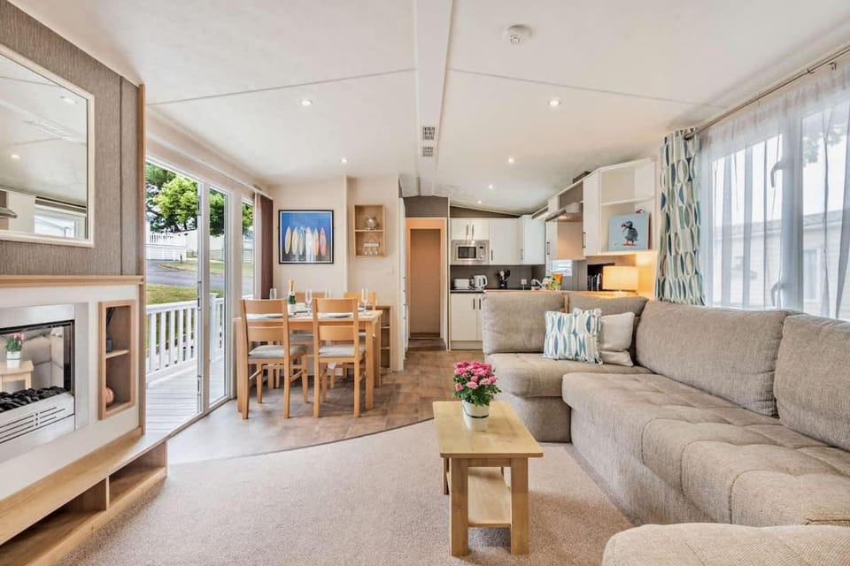 Maple Brook Lodge Sea Breeze Shorefield Chalet in Milford on Sea