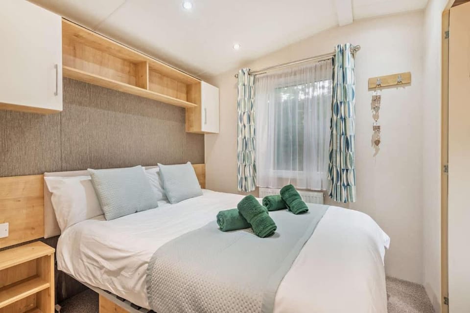 Maple Brook Lodge Sea Breeze Shorefield Chalet in Milford on Sea