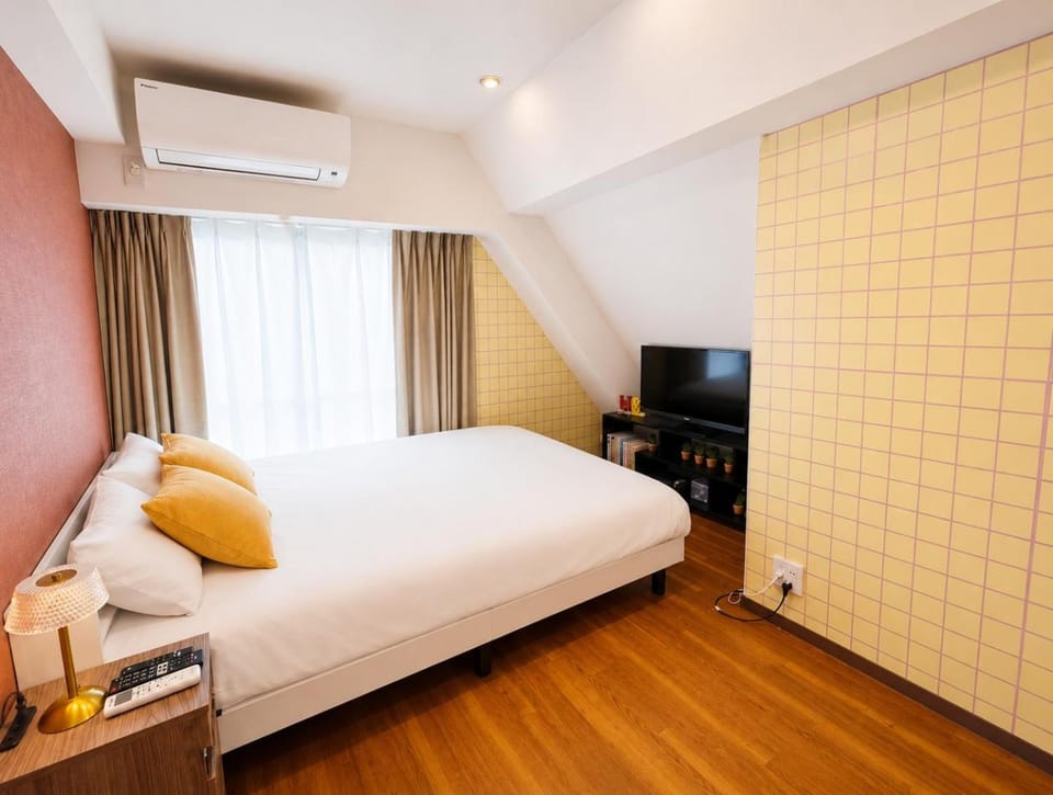 Bed, Bedroom