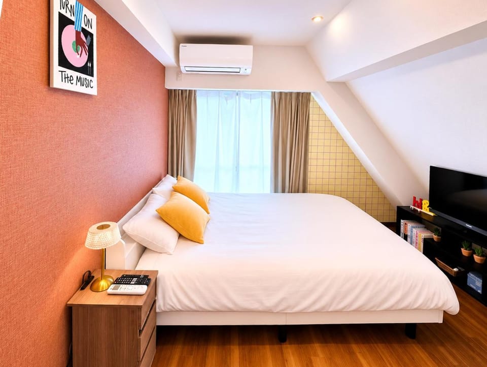 Bed, Bedroom