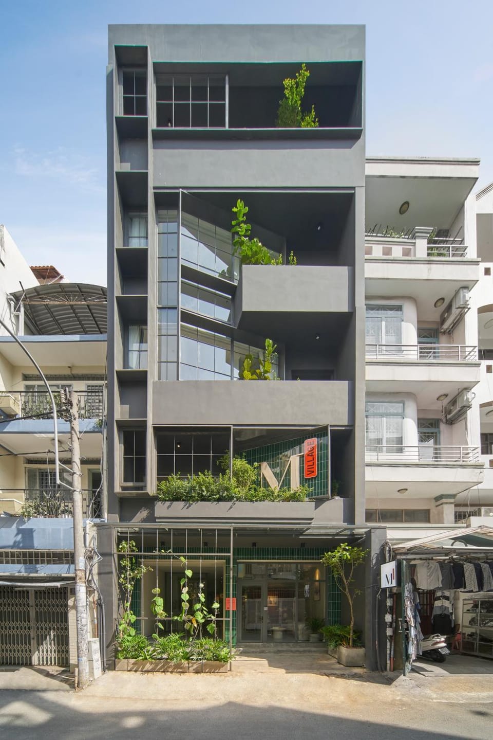 Property building, Day, Location