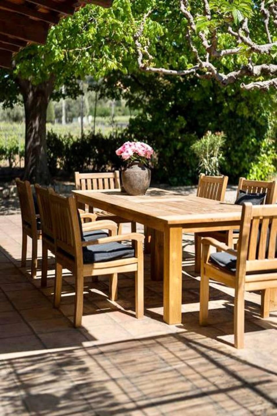 Patio, Dining area, Garden view
