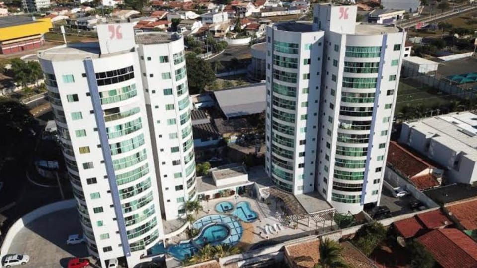 Property building, Neighbourhood, Bird's eye view, City view, Pool view, Swimming pool, Location