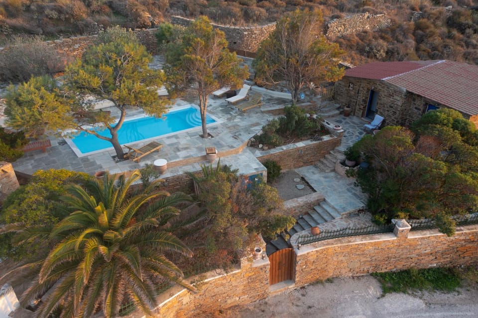 Property building, Day, Natural landscape, Bird's eye view, Pool view, Swimming pool