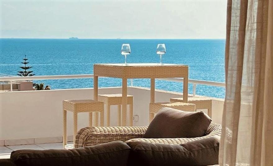 Natural landscape, Balcony/Terrace, Seating area, Dining area, Sea view