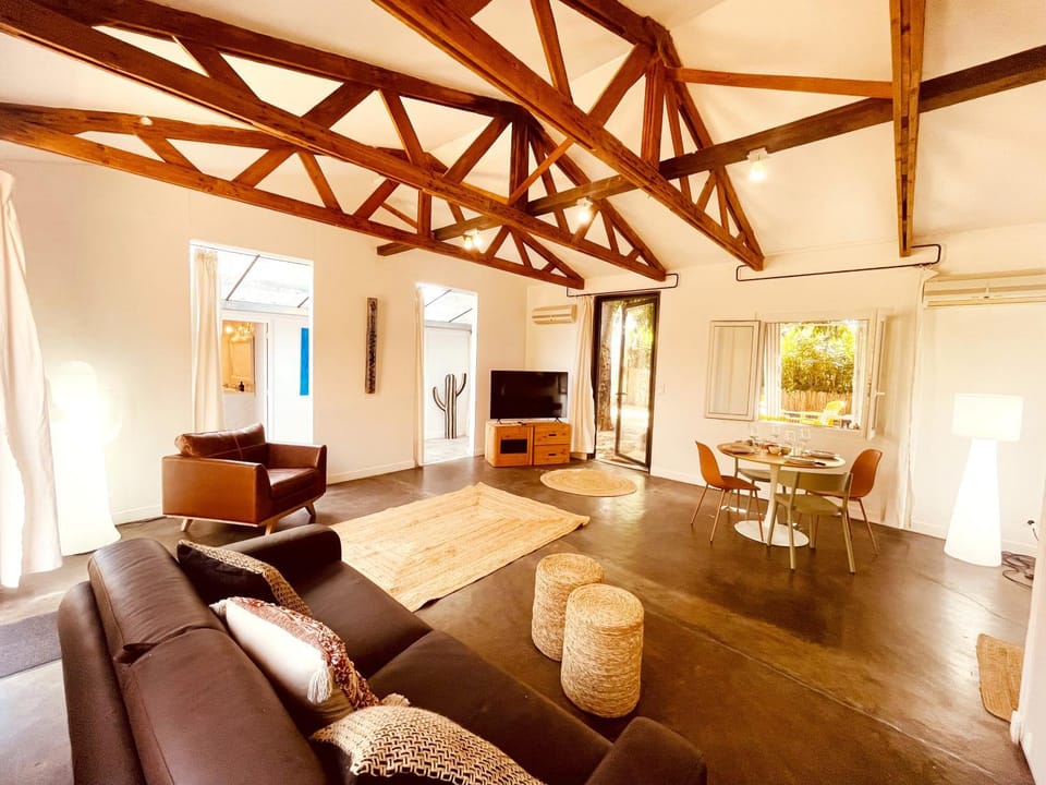 Communal lounge/ TV room, TV and multimedia, Living room