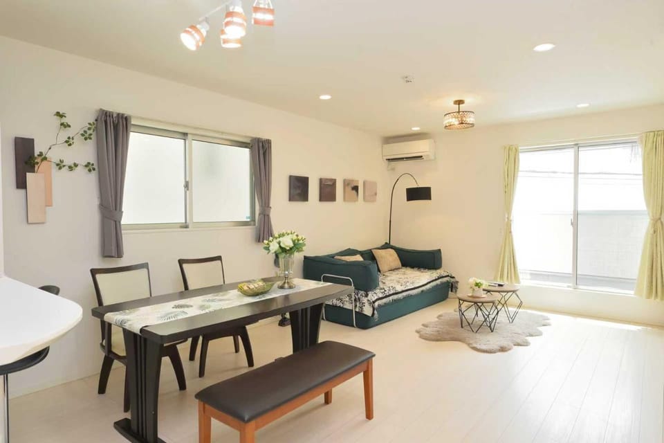 Living room, Seating area, Dining area