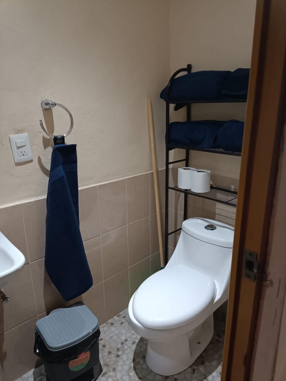 Bathroom, towels