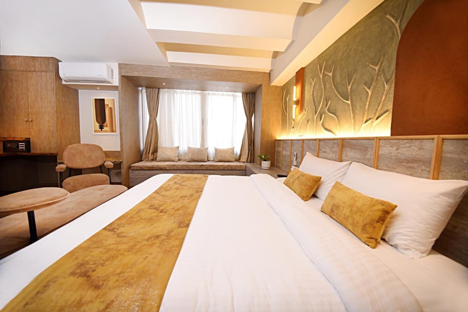 Bed, Bedroom, wardrobe, air conditioner