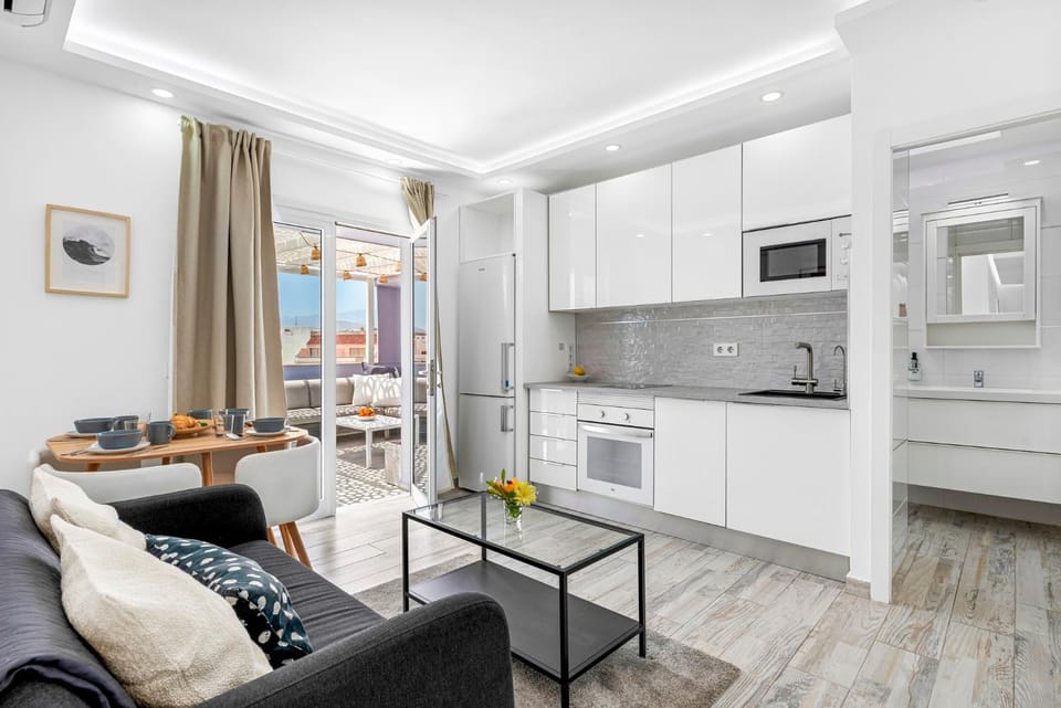 Kitchen or kitchenette, Living room, Dining area, dishwasher, minibar, pet friendly, stove