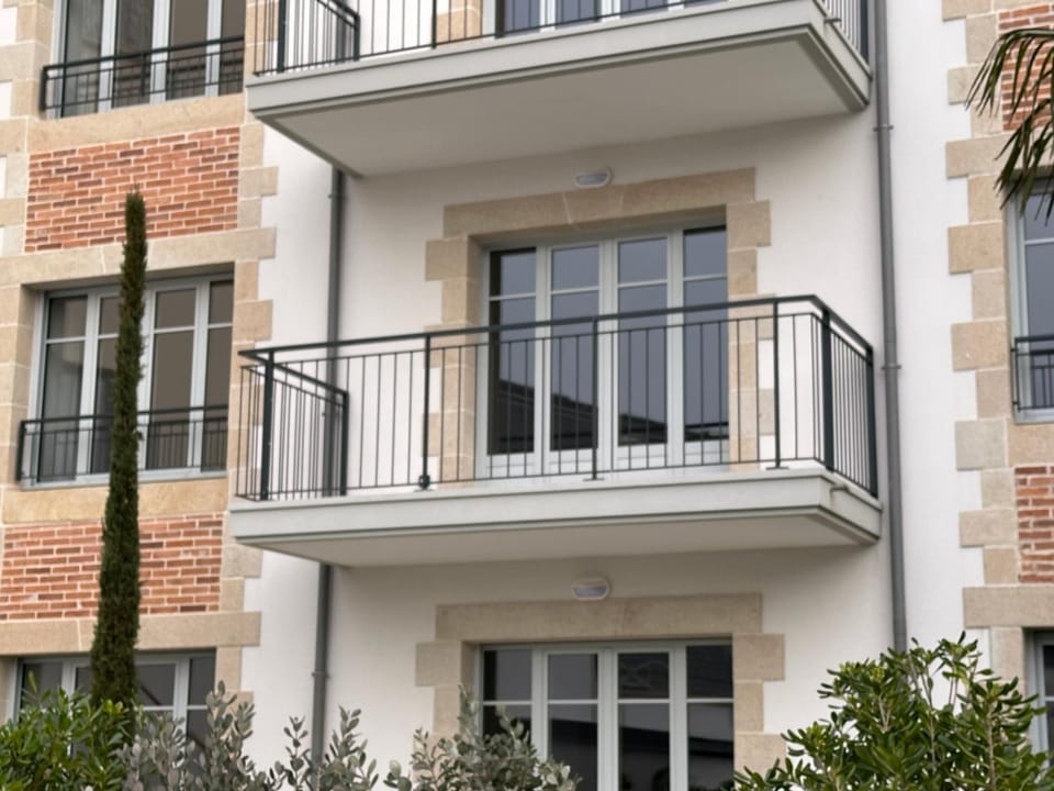 Property building, Balcony/Terrace, Balcony/Terrace