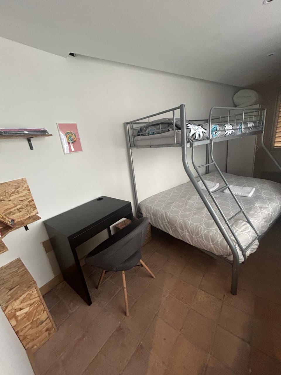 Bed, Photo of the whole room, Bedroom, bunk bed