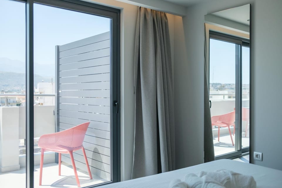 Sky-High Central Penthouse w. Stunning Views - 02 Apartment in Chania