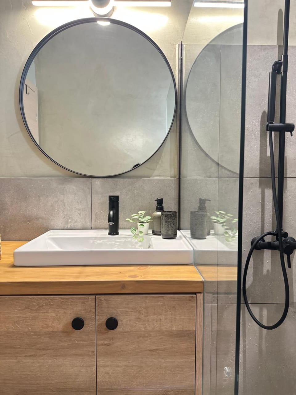 2 Doors- Luxury by the sea, easy parking Apartment in Kavala