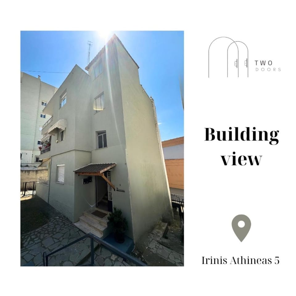 2 Doors- Luxury by the sea, easy parking Apartment in Kavala