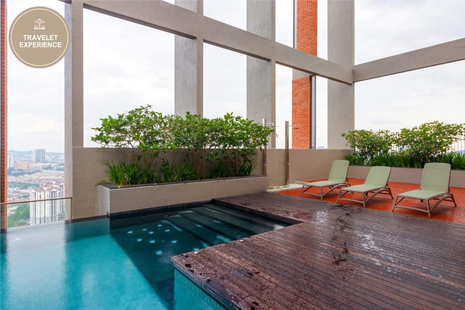 Swimming pool, sunbed