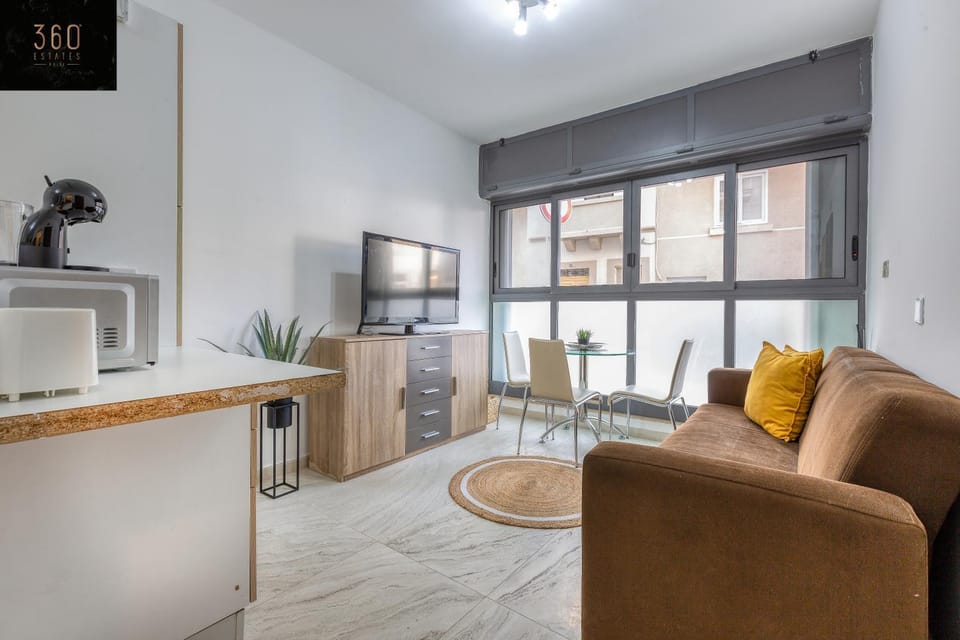 TV and multimedia, Kitchen or kitchenette, Living room, Seating area, minibar, oven, pet friendly, stove