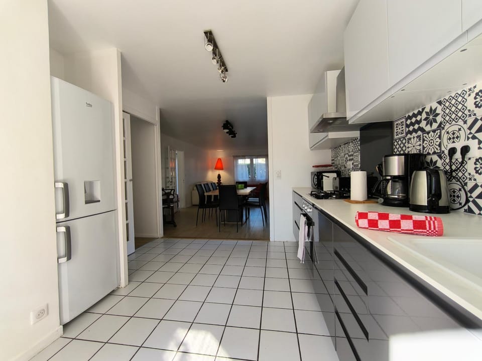 Villa 15 pers - Jardin Arbore - Calme - Parking Villa in Pau