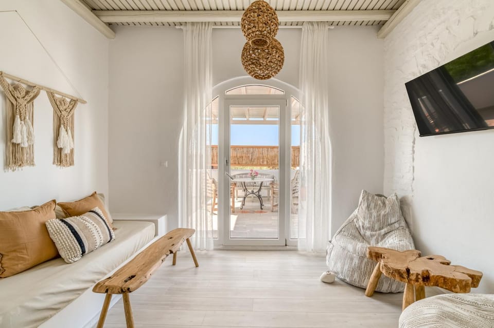 TV and multimedia, View (from property/room), Balcony/Terrace, Living room, Seating area