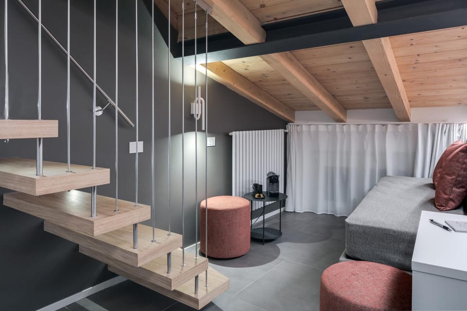 Coffee/tea facilities, Photo of the whole room, Seating area, internet