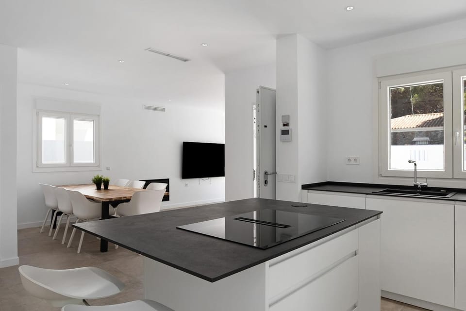 Kitchen or kitchenette, Living room