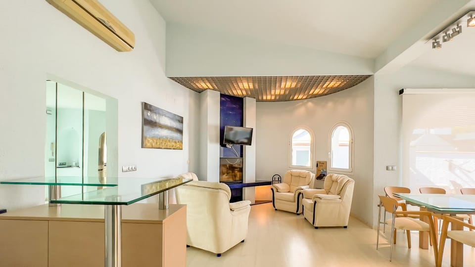 Communal lounge/ TV room, Living room