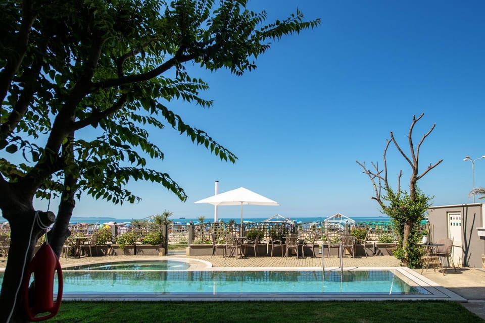 Hotel Vila 11 Bed and Breakfast in Tirana County, Albania
