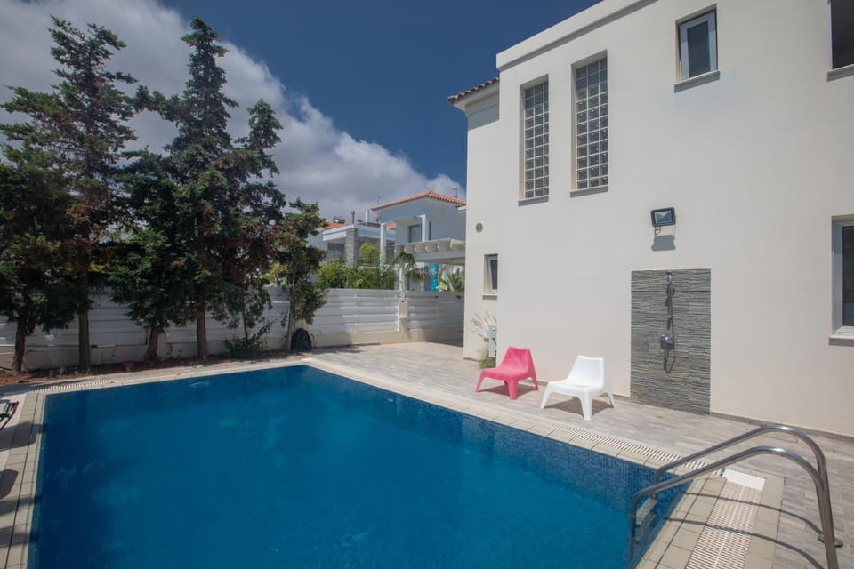 Garden, Swimming pool, sunbed
