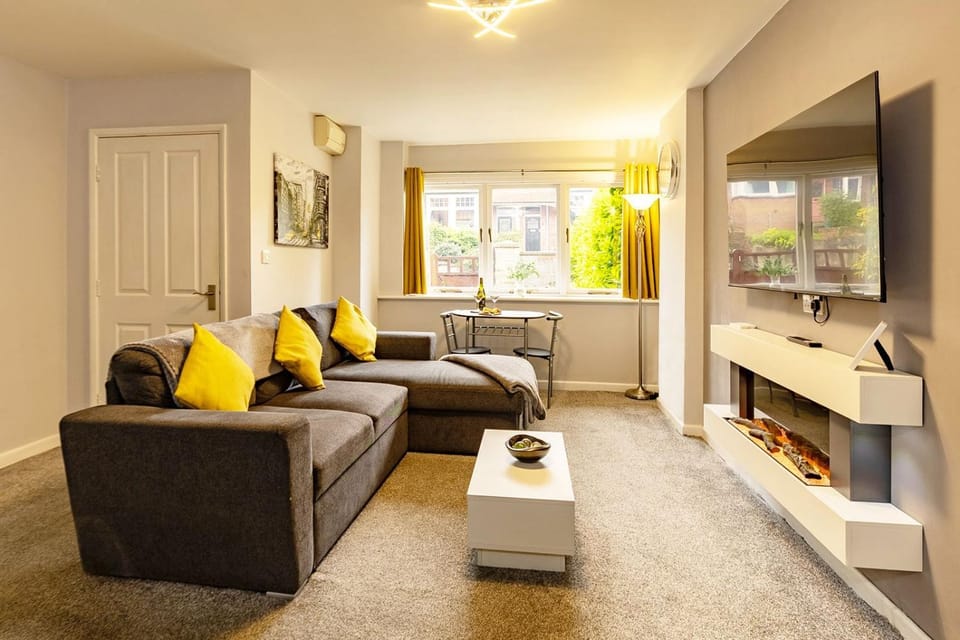 The Coach House Apartment dog friendly Apartment in Scarborough
