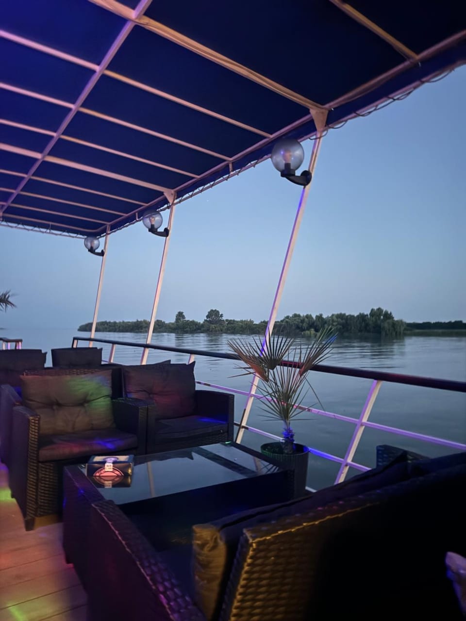 Hotel Plutitor Egreta1 Docked boat in Romania