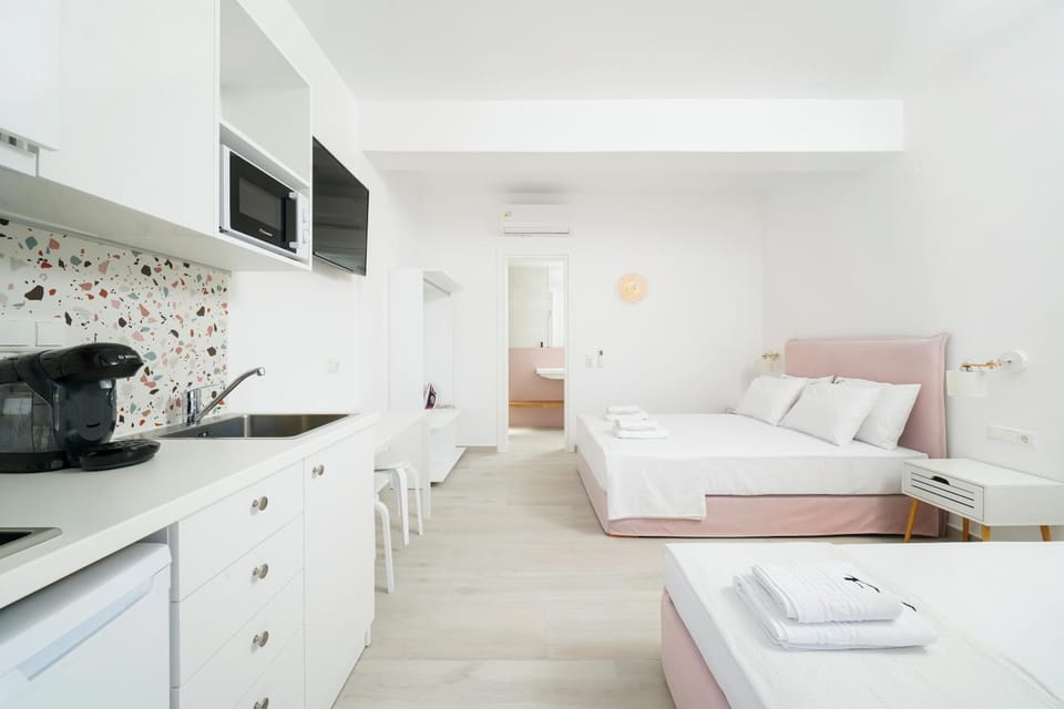 Kitchen or kitchenette, Photo of the whole room, Bedroom