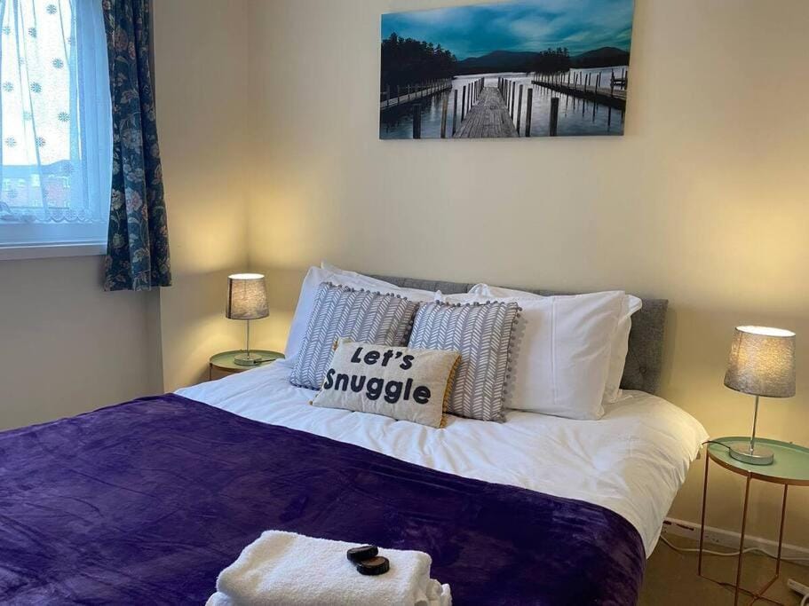 Comfortable 3 bed House - Great Monthly Discounts Apartment in Basingstoke