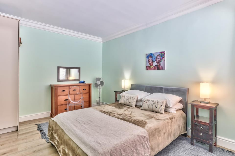 Planet Africa 1 Bedroom Apartment Apartment in Sea Point
