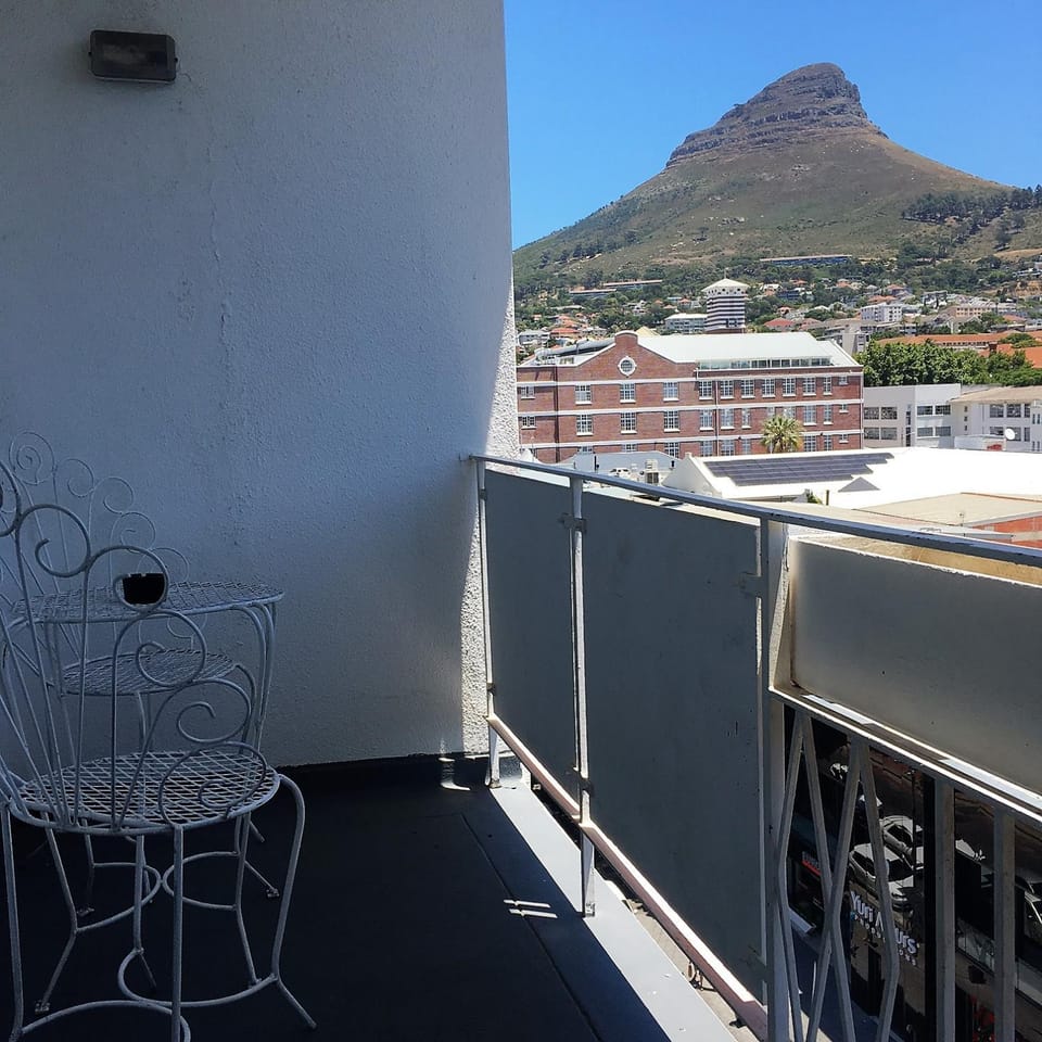 Overbeek 1 Bedroom 702 Apartment on Kloof Street Apartment in Cape Town