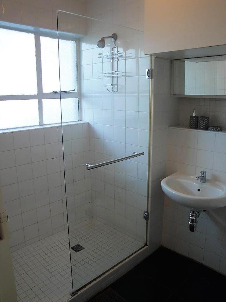 Overbeek 1 Bedroom 702 Apartment on Kloof Street Apartment in Cape Town