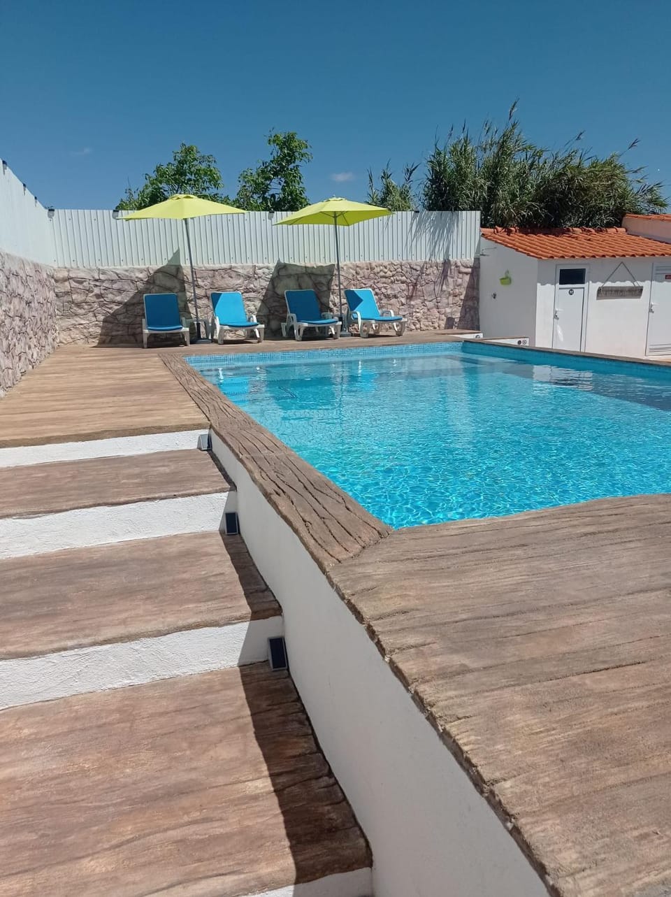 Shower, Toilet, Swimming pool, sunbed