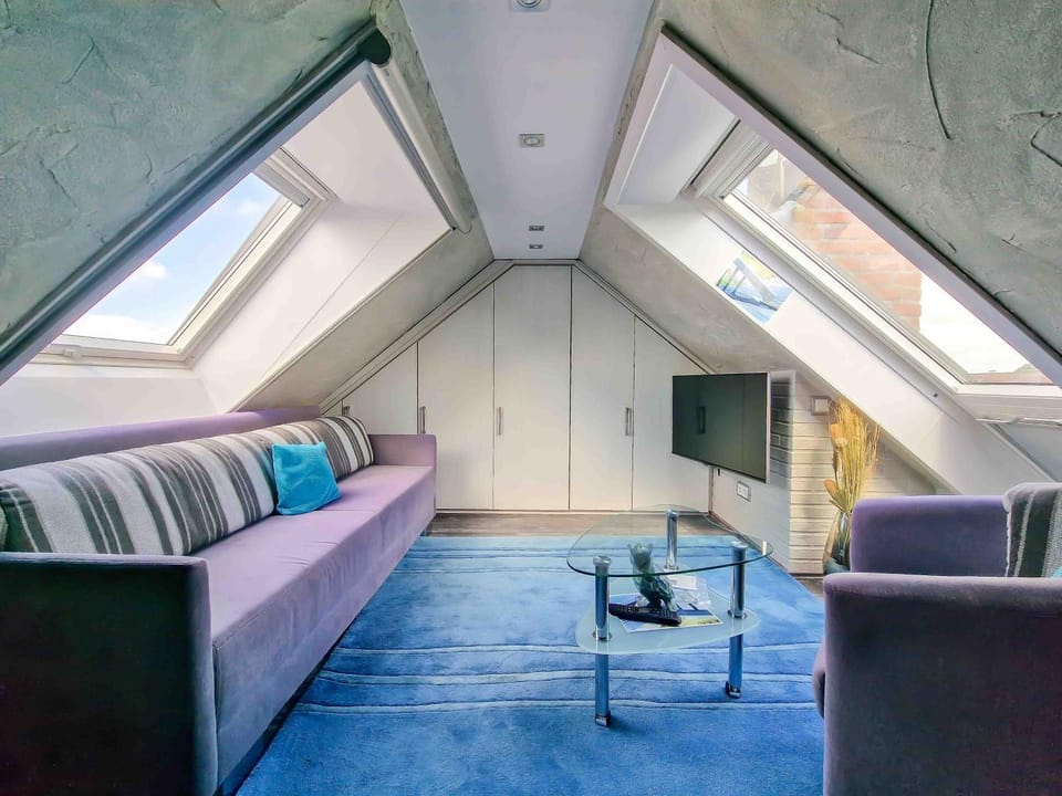 Seating area, Bedroom