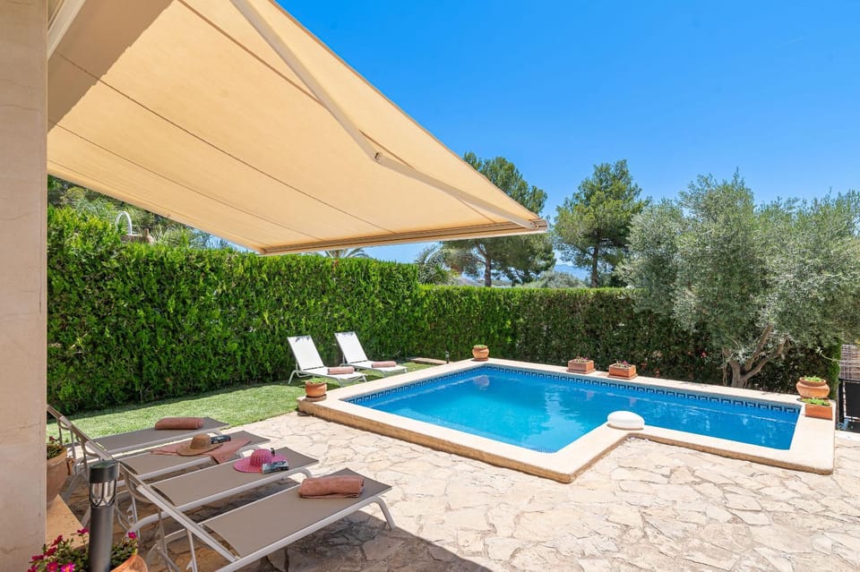 Patio, Day, Garden, Garden view, Pool view, Swimming pool, sunbed