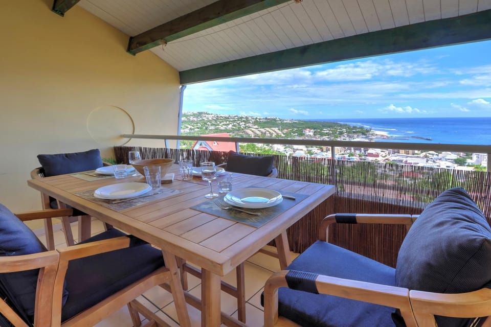 Property building, Patio, Dining area