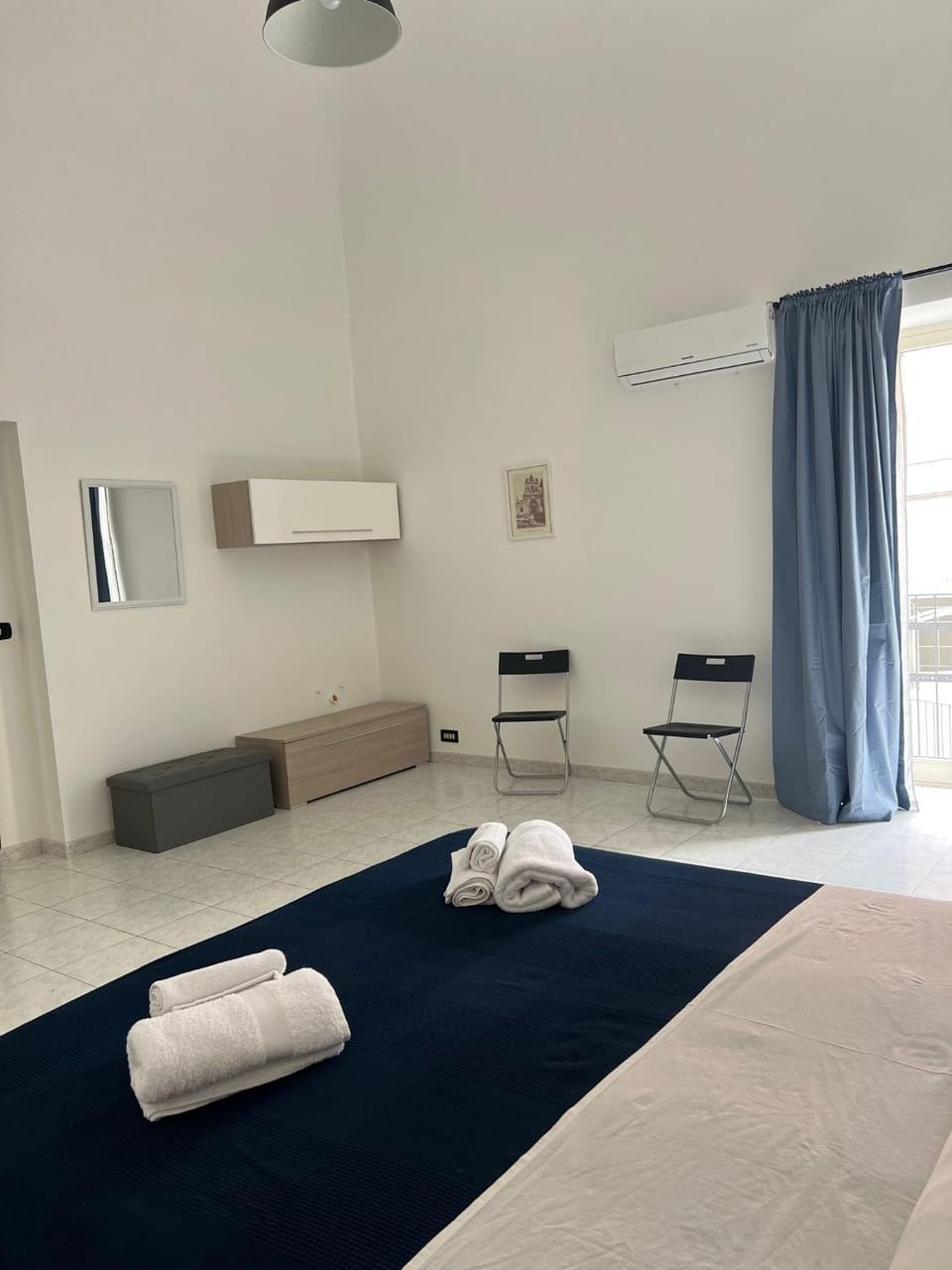 Bedroom, air conditioner