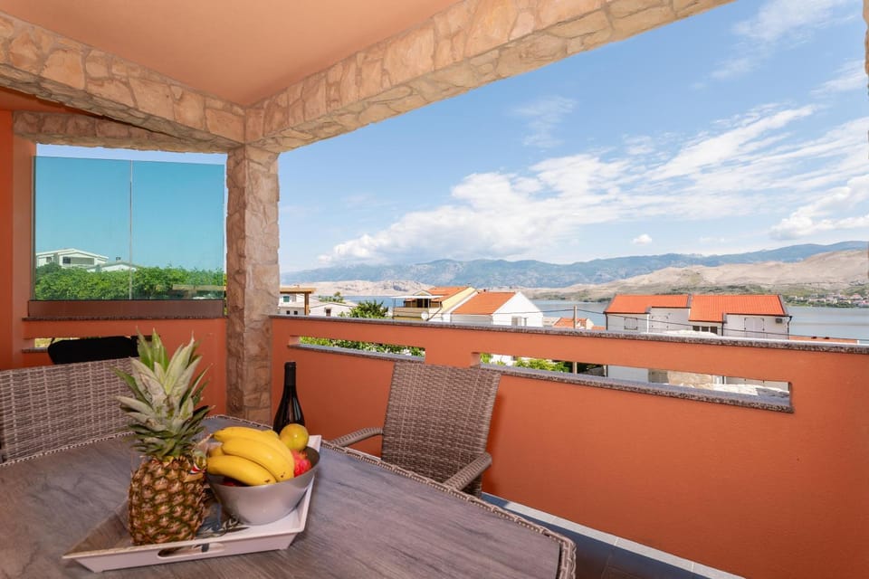 Balcony/Terrace, Dining area