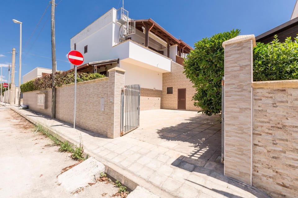 Property building, Neighbourhood