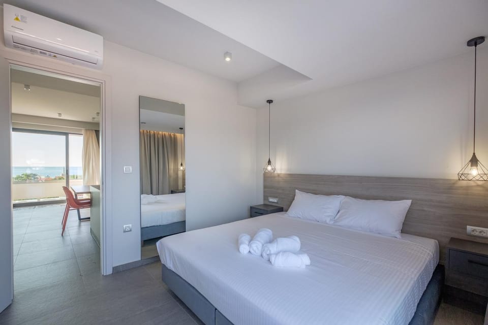 Sky-High 70sqm Penthouse w. Stunning Views - 05 Apartment in Chania